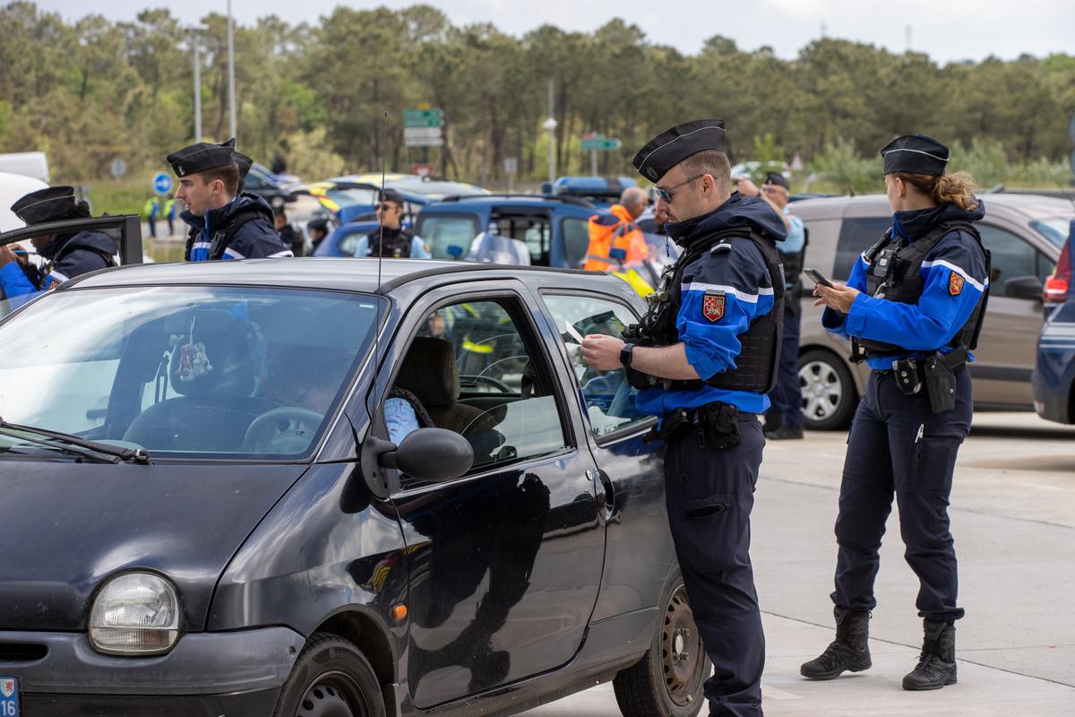 découvrez les évolutions prévues en 2025 concernant les contrôles policiers liés au cbd, les réglementations actuelles et les implications pour les consommateurs.
